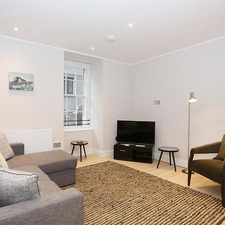 Joivy Modern And Airy Flat On The Historic Royal Mile Apartment Edinburgh Bagian luar foto
