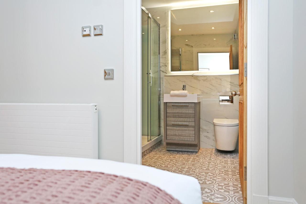Joivy Modern And Airy Flat On The Historic Royal Mile Apartment Edinburgh Bagian luar foto