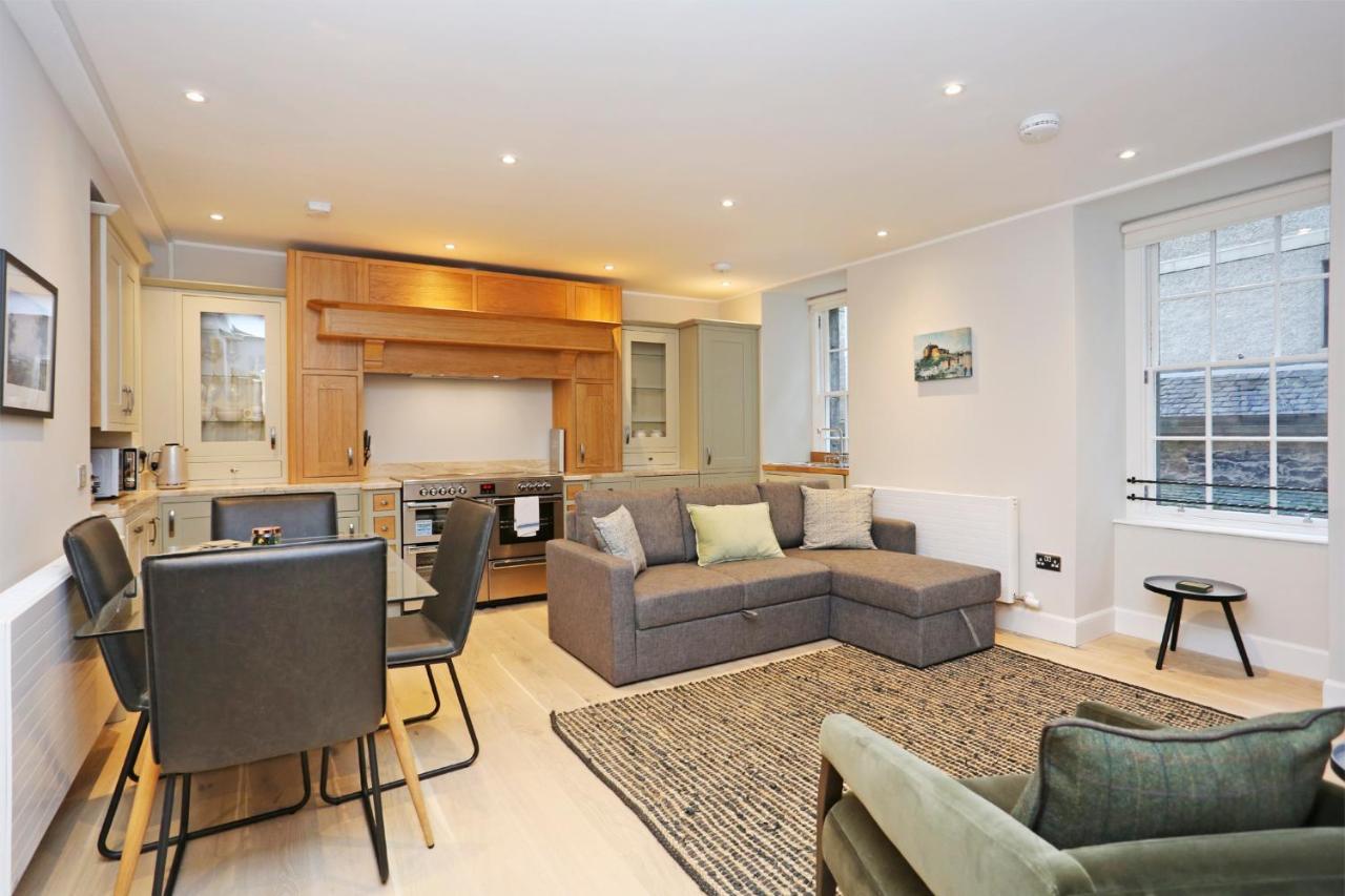 Joivy Modern And Airy Flat On The Historic Royal Mile Apartment Edinburgh Bagian luar foto