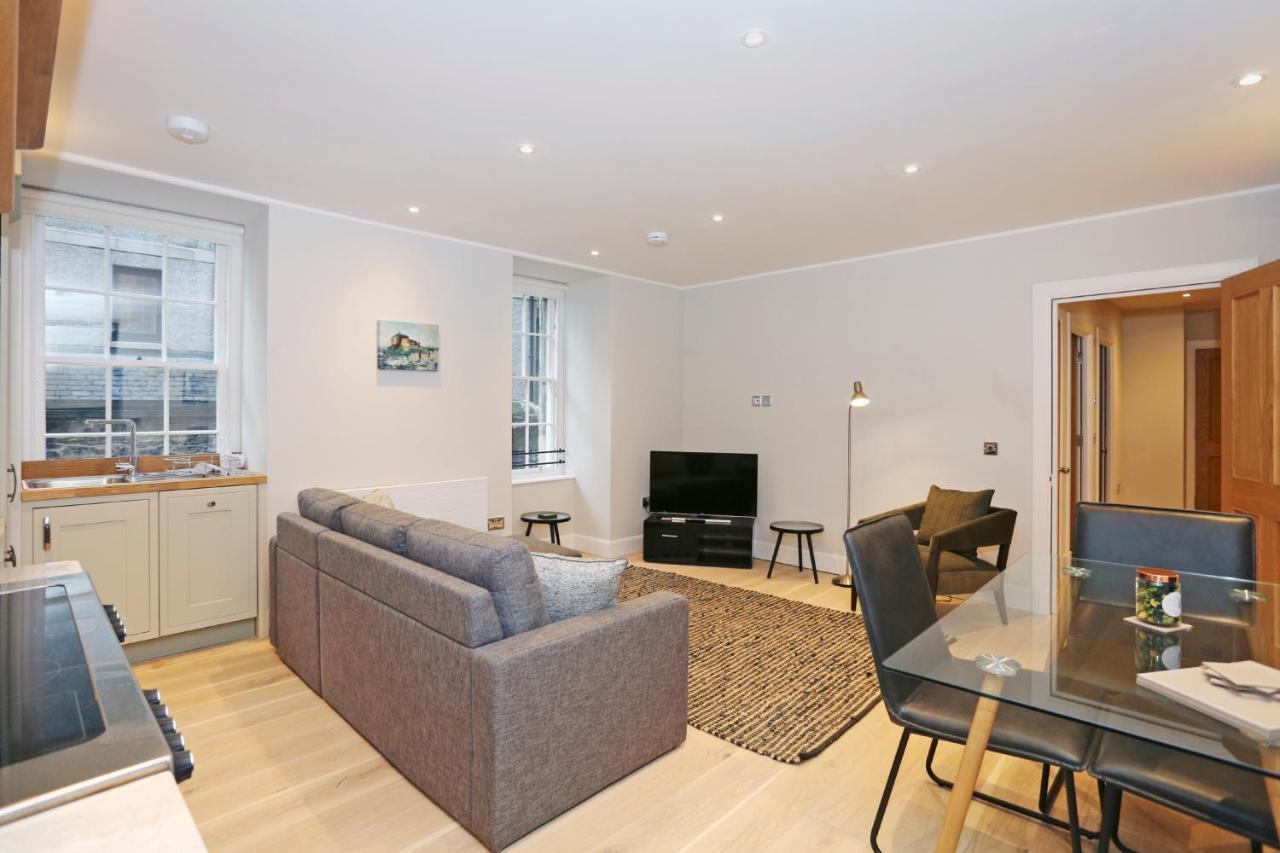 Joivy Modern And Airy Flat On The Historic Royal Mile Apartment Edinburgh Bagian luar foto