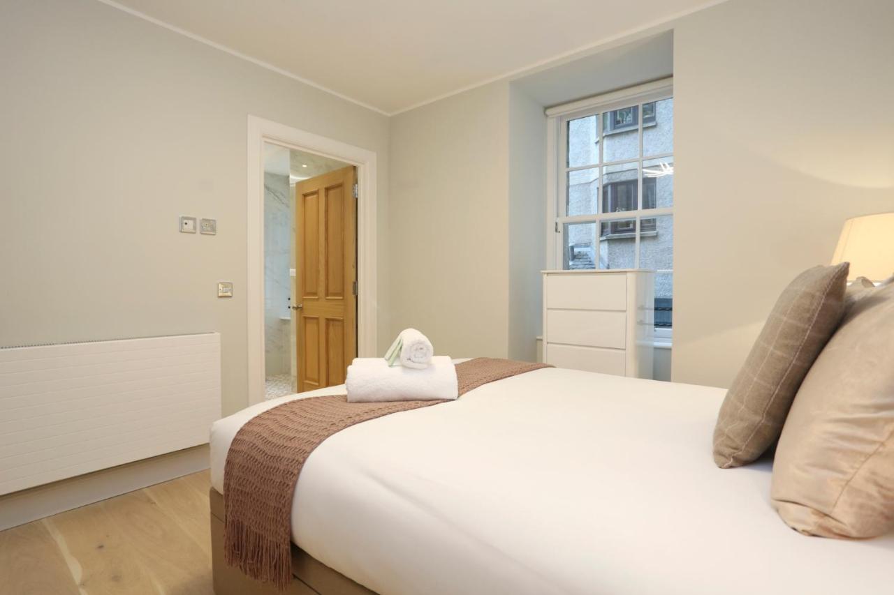 Joivy Modern And Airy Flat On The Historic Royal Mile Apartment Edinburgh Bagian luar foto