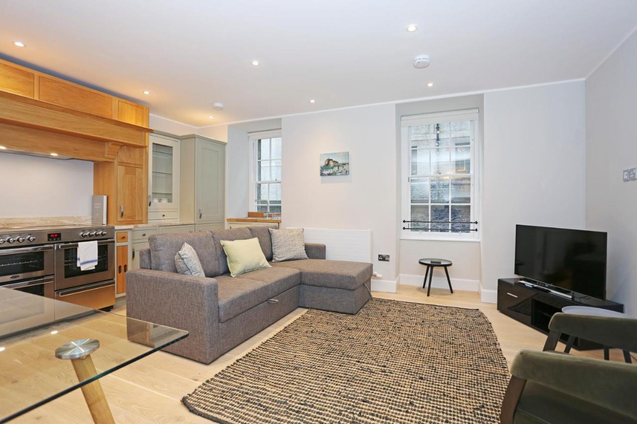 Joivy Modern And Airy Flat On The Historic Royal Mile Apartment Edinburgh Bagian luar foto