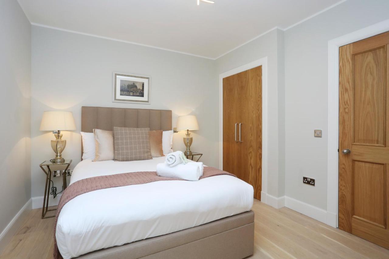 Joivy Modern And Airy Flat On The Historic Royal Mile Apartment Edinburgh Bagian luar foto